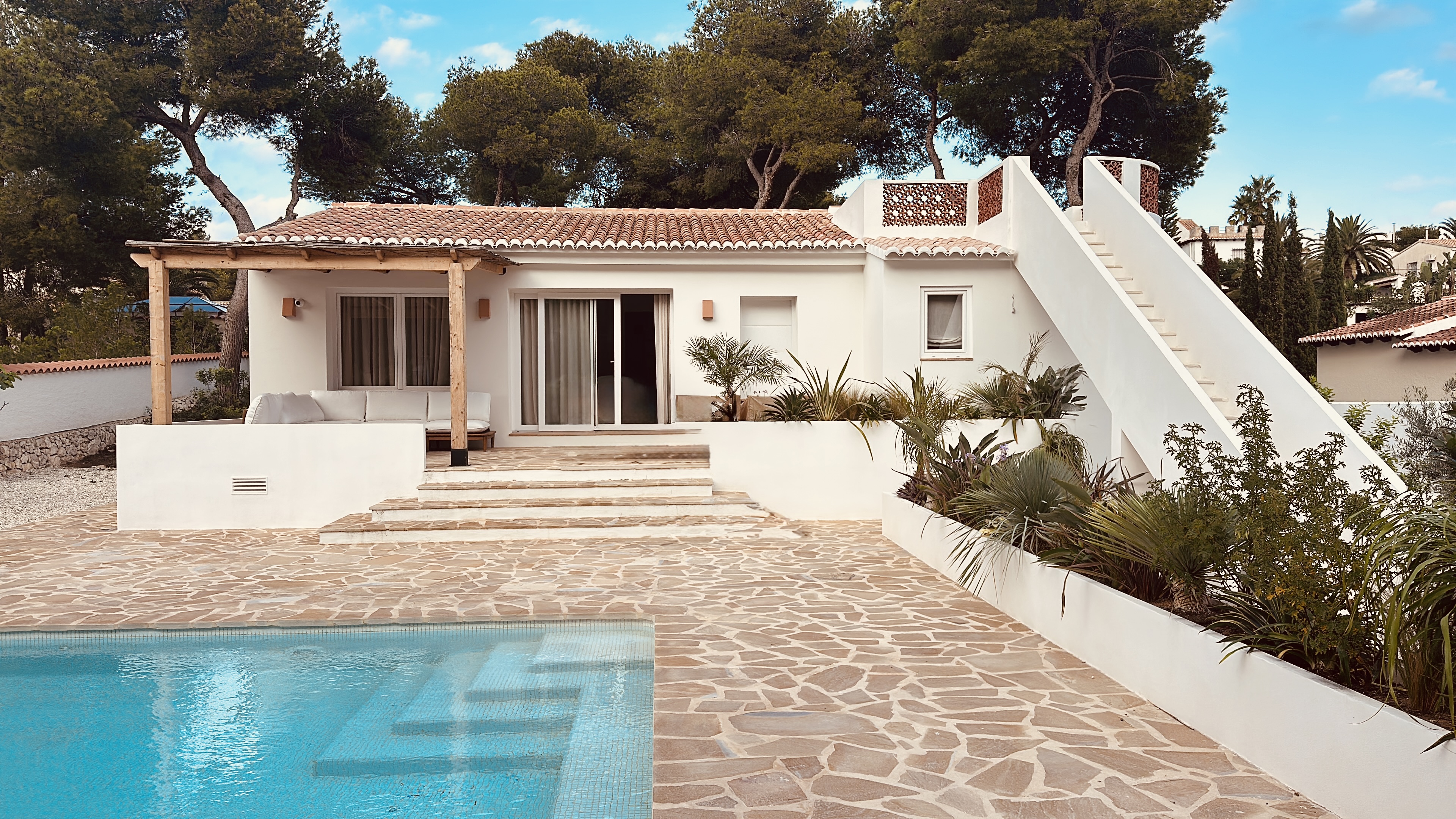 Villa & pool 7