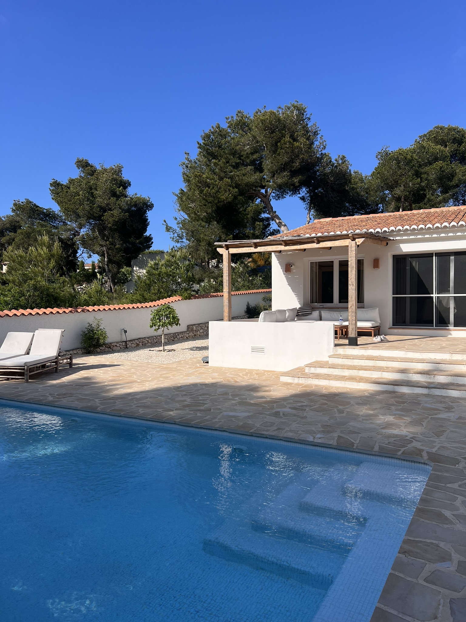 Villa & pool 18