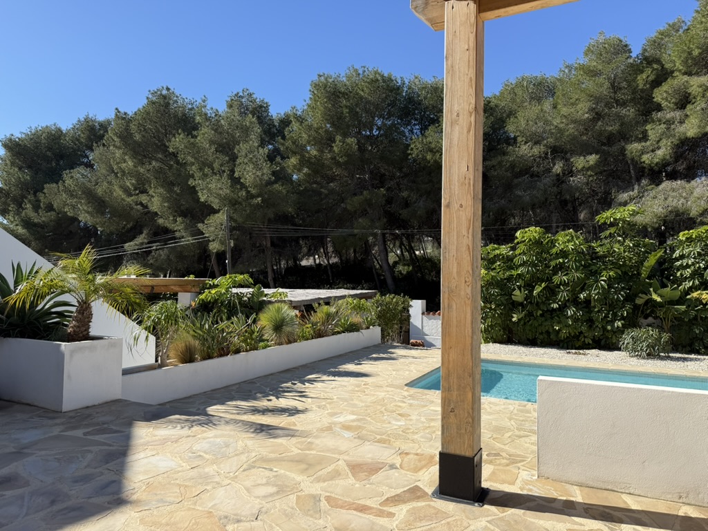 Villa & pool 20