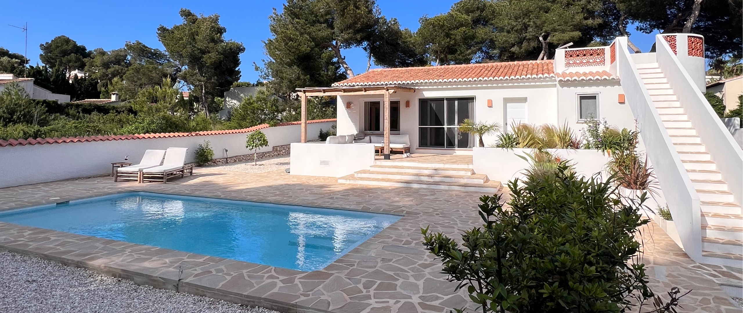 Villa & pool 24