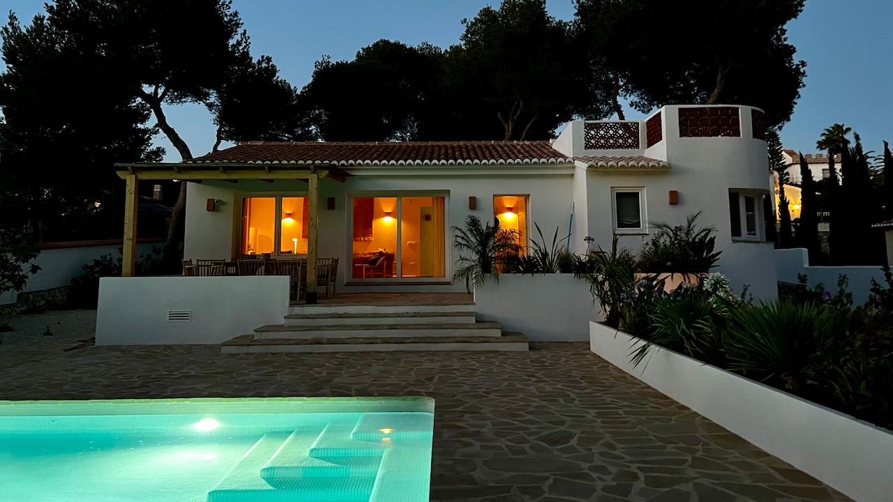 Villa & pool 25